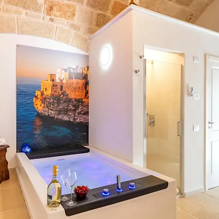Le Perle Di Ba - With Jacuzzi In Polignano 4* 폴리나노 아마레
