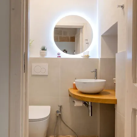 Le Perle Di Ba - With Jacuzzi In Polignano 住宿加早餐酒店 3*