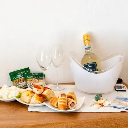 Le Perle Di Ba - With Jacuzzi In Polignano 住宿加早餐酒店 滨海波利尼亚诺