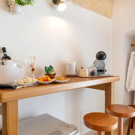Le Perle Di Ba - With Jacuzzi In Polignano 住宿加早餐酒店 滨海波利尼亚诺