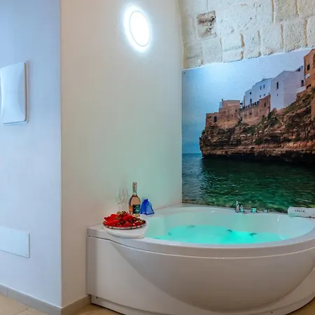 Le Perle Di Ba - With Jacuzzi In Polignano 住宿加早餐酒店 *