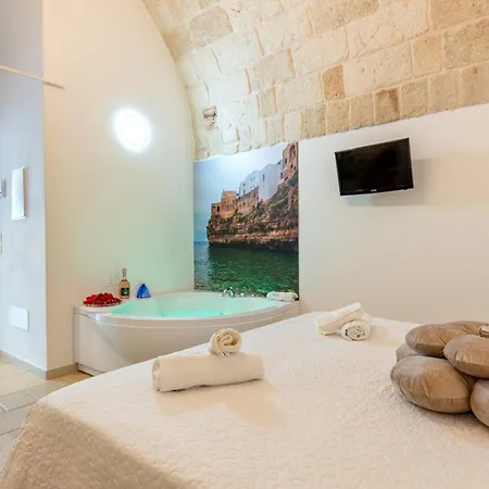 Le Perle Di Ba - With Jacuzzi In Polignano 住宿加早餐酒店
