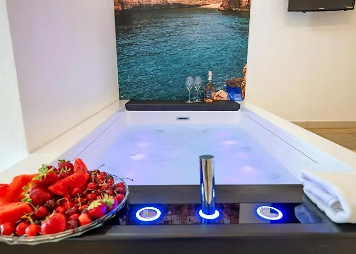 ベッド・アンド・ブレックファスト Le Perle Di Ba - With Jacuzzi In Polignano ポリニャーノ・ア・マーレ